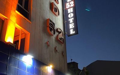 Grand 52 · 4