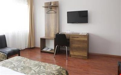 Cihan Palas · 4