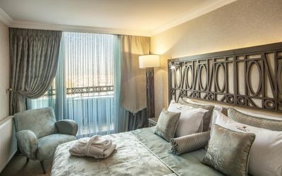 Cadence Design Hotel · 3
