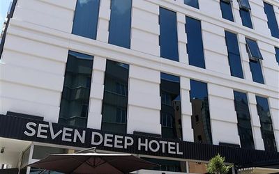 Seven Deep Hotel · 5