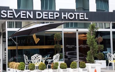 Seven Deep Hotel · 3