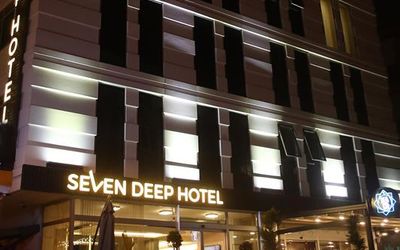 Seven Deep Hotel · 4