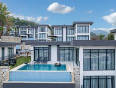 Executive Pool Suite