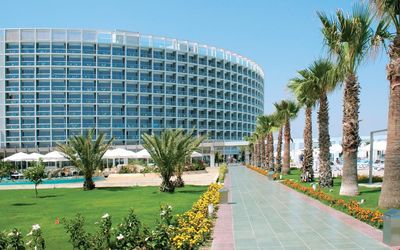 Crystal Centro Lara · 4