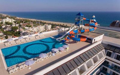 Al Bahir Deluxe Resort · 3