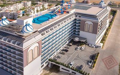 Al Bahir Deluxe Resort · 4