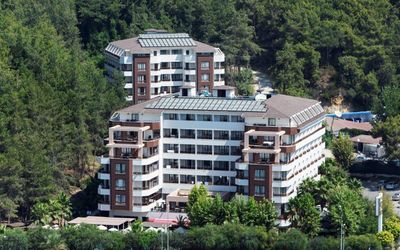 Alara Kum Hotel · 3