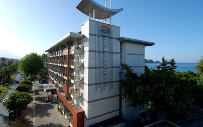 Grand Okan Hotel · 3