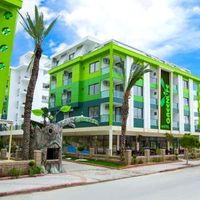 Green Life Hotel