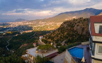 Alanya'da Özel Havuzlu Villa · 2
