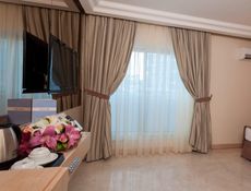 Xperian Club Suit