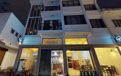 Patron Hotel · 3