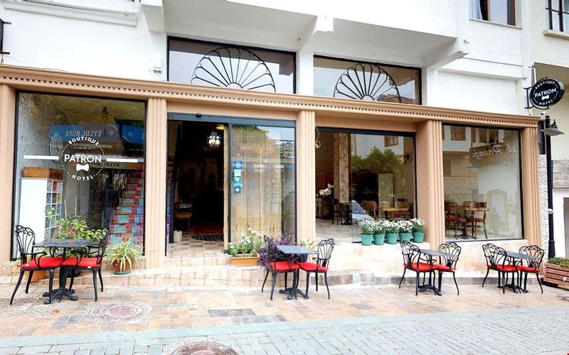 Patron Hotel · 1