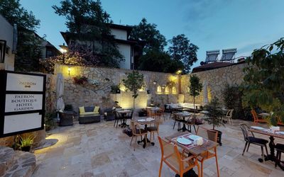 Patron Hotel · 5
