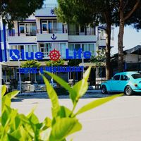 Blue Life Hotel & Restaurant