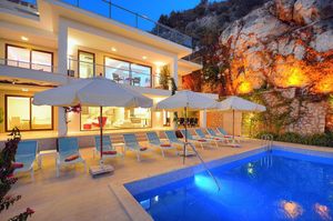 turkiye/antalya/kas/03615253476f4c3187eb3060f3af0522a8463ab10f564857bf8aaf340d815bc6.jpg