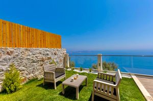 turkiye/antalya/kas/2c3a55ccfec24014b1dda5424a1cd6056ca1c76b49b34bcd981819395fbb1620.jpg