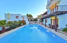 turkiye/antalya/kas/5484a0e0a20d4d05bb2fd8750fcbd2d05b6e505553124ead880ab2de7dc3126a.jpg