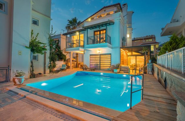 turkiye/antalya/kas/8cevrehavuzgece34c396b7bd8394b31a0bd37179688fbc1.jpg