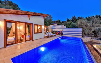 Villa Sunset 2 · 2