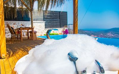 Mia House · 4