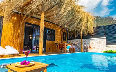 Mia House · 2