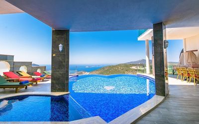 Villa Heart · 3