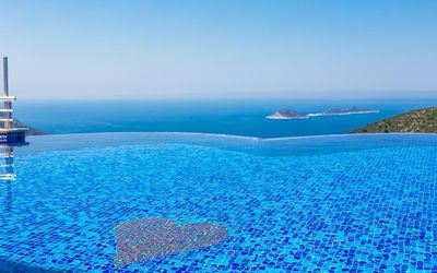 Villa Heart · 4
