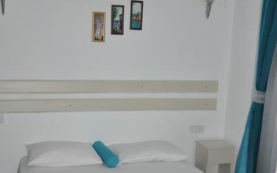Hotel Nisa · 3