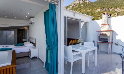 turkiye/antalya/kas/kiralikvillanizsuitelucky218623184001f4cc28c2d4464a389d0d7.jpg