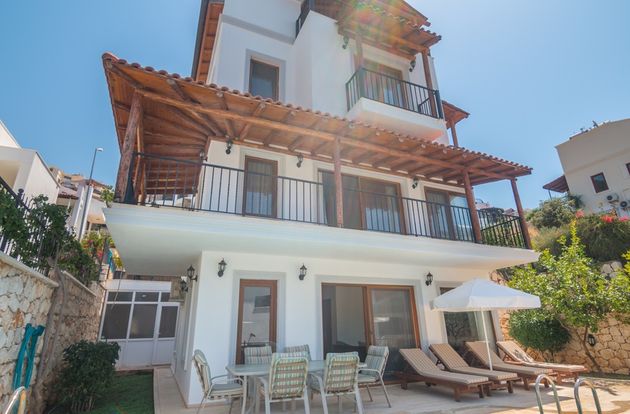 turkiye/antalya/kas/kiralikvillanizvillamo17f1458eeb51c44b40b32389a153a531fa.jpg