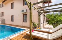 Özel Havuzlu Villa 1+1