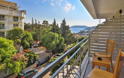 Lora Kaş · 3