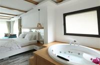 Jacuzzi Suite