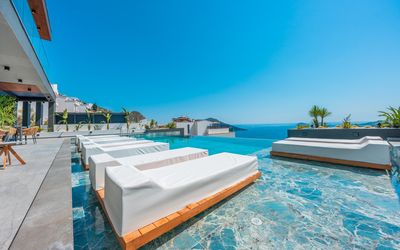 Villa Supernova · 3