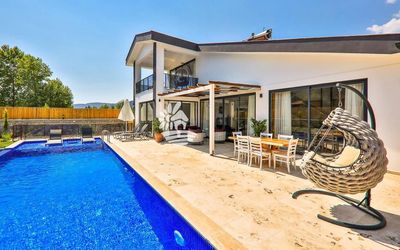 Villa Made · 2