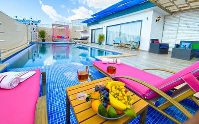 Villa Feel · 5