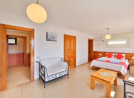 turkiye/antalya/kas/villasaricicek141200x720fed87582ad9f45aeb40cf5c98da99896.jpg