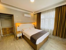 Deluxe Room - Partial Sea View