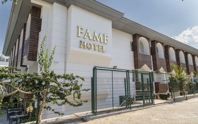 Fame Hotel · 5