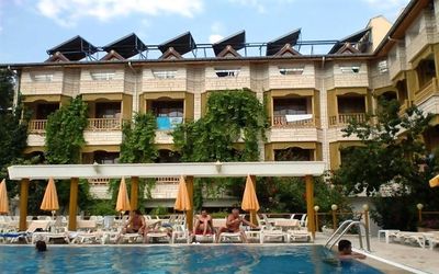 Mr Crane Hotel · 4