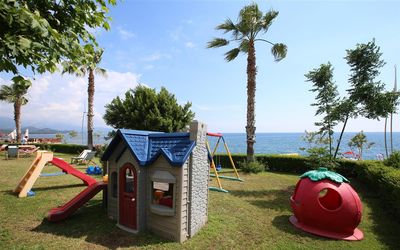 Valeri Beach Hotel · 4