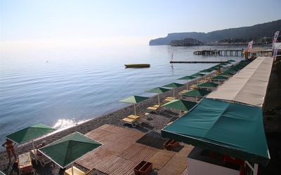 Valeri Beach Hotel · 3