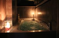 Honeymoon Suite