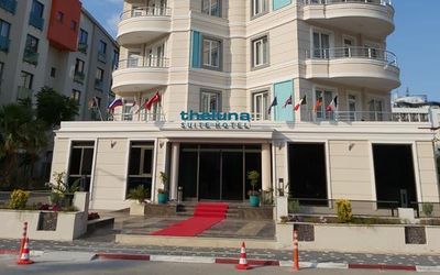 The Luna Suite Hotel · 2