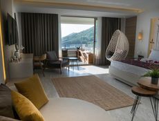 Chambre Lune de Miel de Luxe avec Jacuzzi et Vue sur la Mer