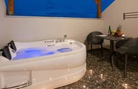 Jacuzzili Suite Oda