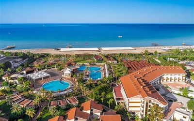Club Hotel Turan Prince World · 3