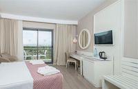 غرفة قياسية مطلة على النهر (مكان إقامة مستر) (Standard Room - River View (Mr Accommodation)