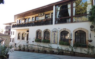 Aspen Hotel · 5